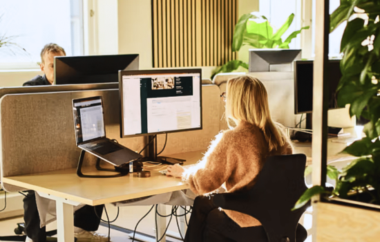 Équipe WebVivo travail sur un projet de création de site web à Paris